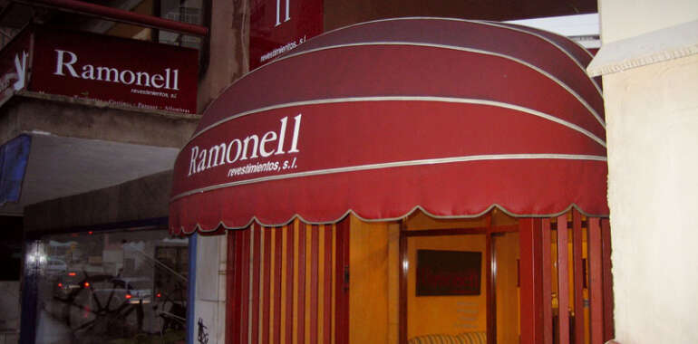 Toldos capotas establecimientos Curvada