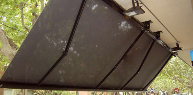 Toldos hostelería Maxicofre y Newbox