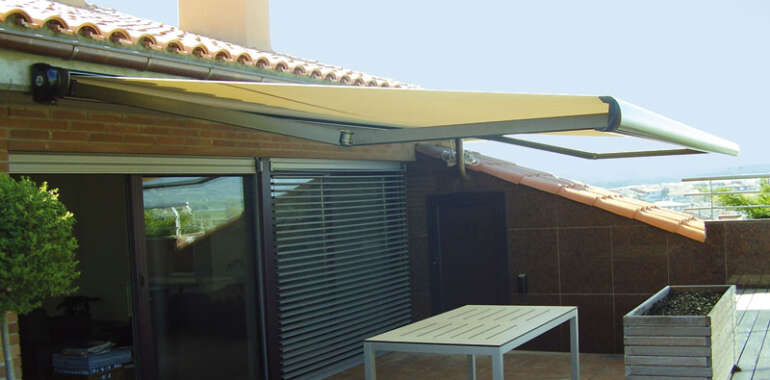 Toldo terraza Cofre Omega
